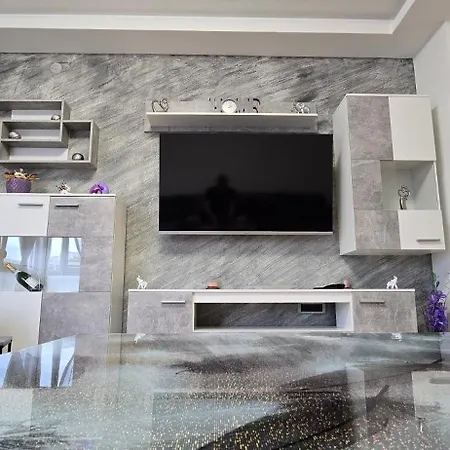 Daire Lux Stojanovic *