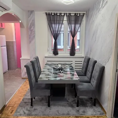 Lux Stojanovic 公寓 贝尔格莱德