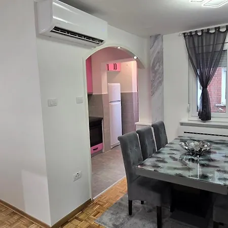 Lux Stojanovic Daire Belgrad