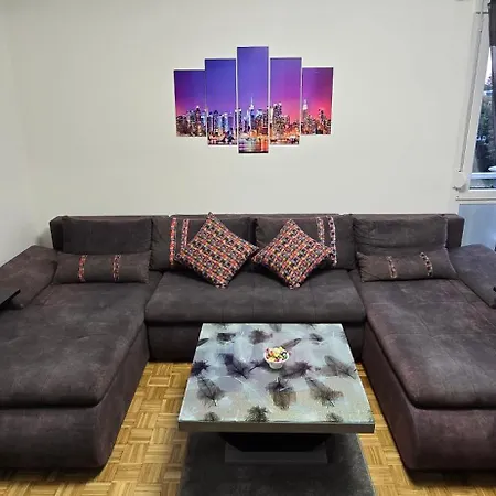 Lux Stojanovic 公寓 *